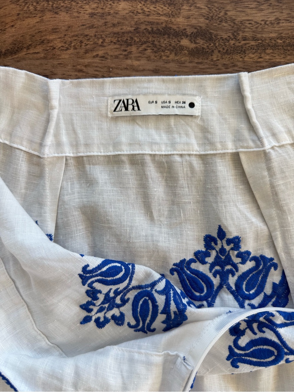 Zara Blue & White Embroidered Linen Midi Skirt - Size Small - Picture 6 of 7